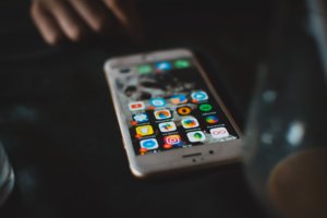 Iphone 14 | Record sales at Foxconn from iPhone 14 Pro | apple iphone | benjamin sow CB4z0uTFSYg unsplash