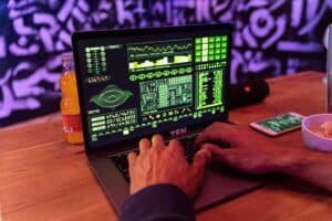 Cybersecurity, Programmieren, Code, Laptop